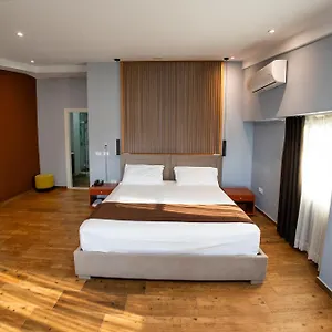 Olivar Tirana 4*, Selitë e Vogël Arnavutluk